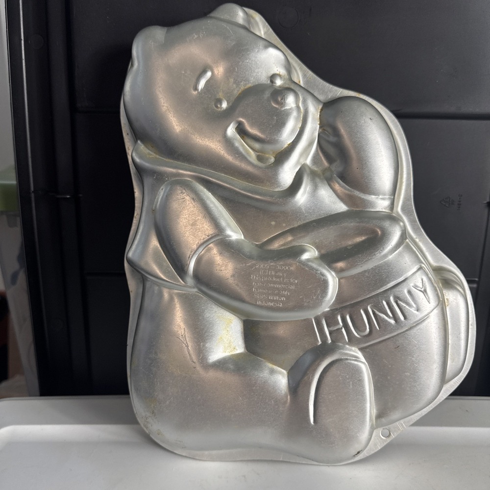 Vintage Wilton Winnie The Pooh Disney Hunny Cake Pan 1995 (2105-3000)